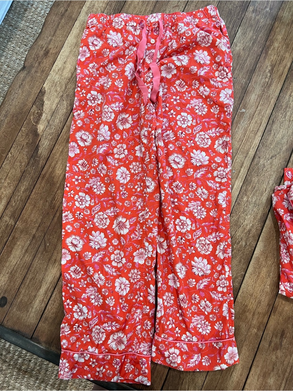 J. Crew Pajamas Medium
Long-sleeve cotton poplin pajama set in poppy fields. - Picture 4 of 11